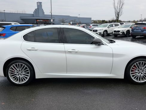 Used 2019 Alfa Romeo Giulia Ti w/ Quick Order Package 22X Lusso image 20