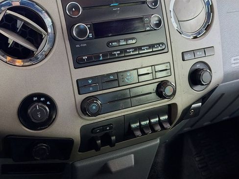 Used 2013 Ford F350 XLT w/ FX4 4X4 Off-Road Pkg image 16