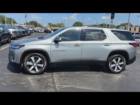 Certified 2023 Chevrolet Traverse LT w/ LT Premium Package AWD/4WD image 5