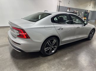 Used 2024 Volvo S60 B5 Core AWD/4WD video 3