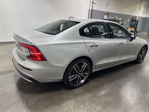 Used 2024 Volvo S60 B5 Core AWD/4WD image 3