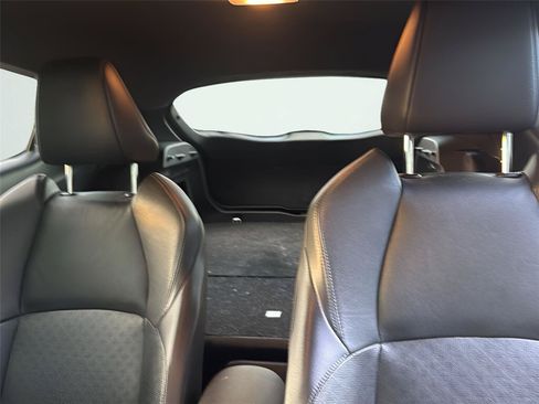 Used 2019 Toyota C-HR Limited FWD image 11