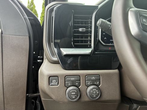 Used 2026 Chevrolet Silverado 1500 RST AWD/4WD image 27