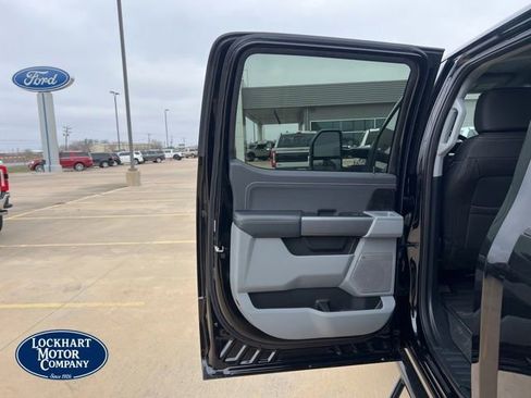 New 2025 Ford F250 XLT w/ Black Appearance Package image 18