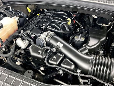 Used 2024 Jeep Grand Cherokee L Limited w/ Luxury Tech Group II image 35