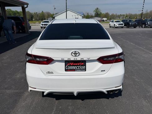 Used 2021 Toyota Camry SE image 5