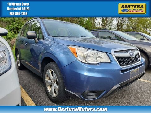 Used 2016 Subaru Forester 2.5i w/ Alloy Wheel Package AWD/4WD image 1