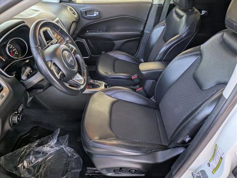 Used 2017 Jeep Compass Latitude w/ Popular Equipment Group image 17