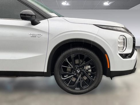 Used 2025 Mitsubishi Outlander SEL image 35