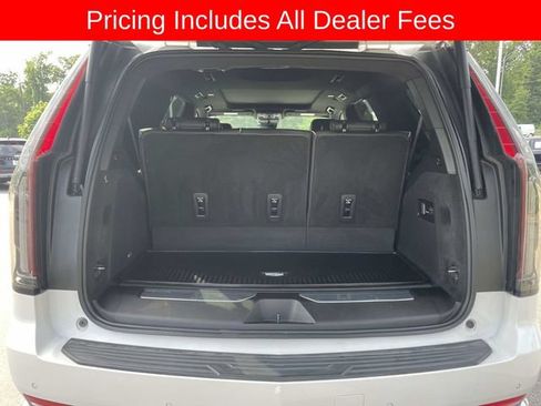 Used 2022 Cadillac Escalade Premium Luxury AWD/4WD image 15