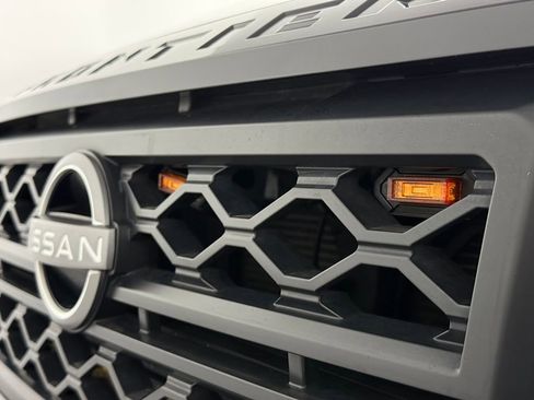 Used 2023 Nissan Frontier SV w/ Midnight Edition Package image 11