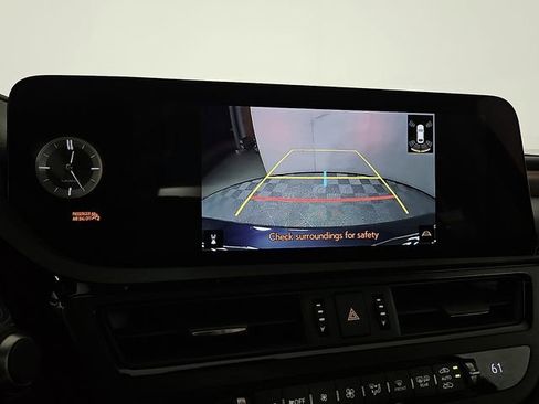 Used 2025 Lexus ES 300h w/ Premium Package FWD image 20