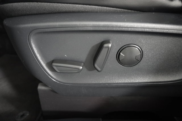 Used 2025 Ford Escape ST-Line FWD image 21