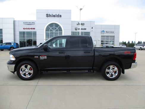 Used 2019 RAM 1500 Tradesman w/ Tradesman SXT Package AWD/4WD image 3