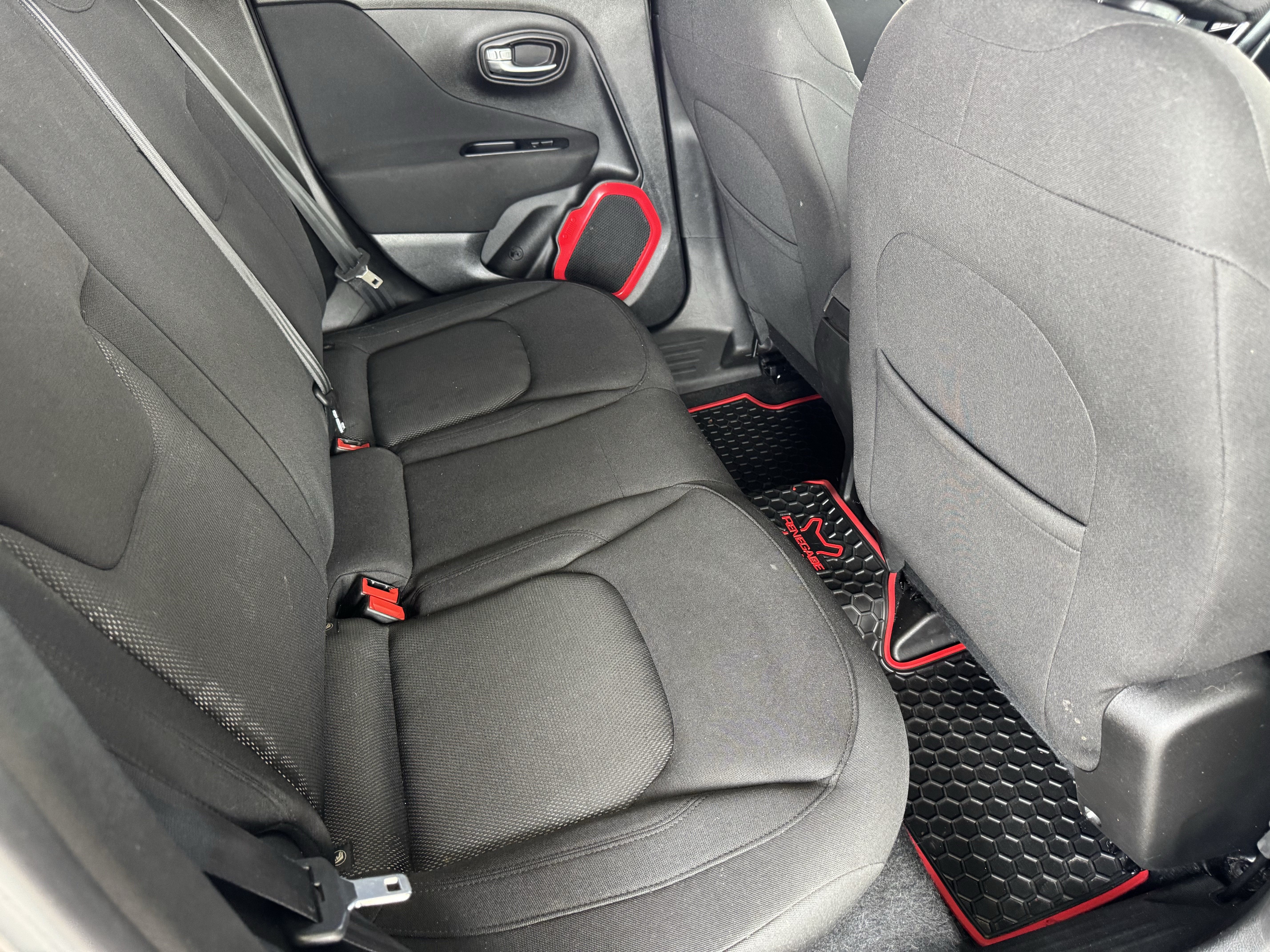 Used 2017 Jeep Renegade Latitude AWD/4WD image 20