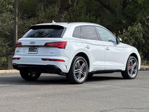 Certified 2024 Audi Q5 e Prestige w/ Prestige Package AWD/4WD image 5