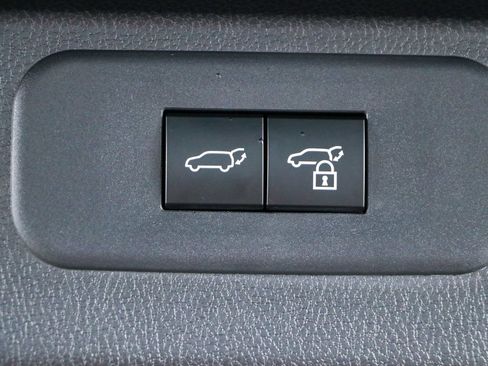 Used 2025 Toyota Grand Highlander AWD Hybrid image 32