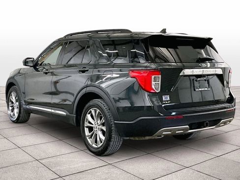 Certified 2022 Ford Explorer XLT w/ Equipment Group 202A AWD/4WD image 10