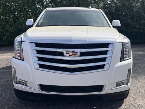 Used 2016 Cadillac Escalade Luxury image 11