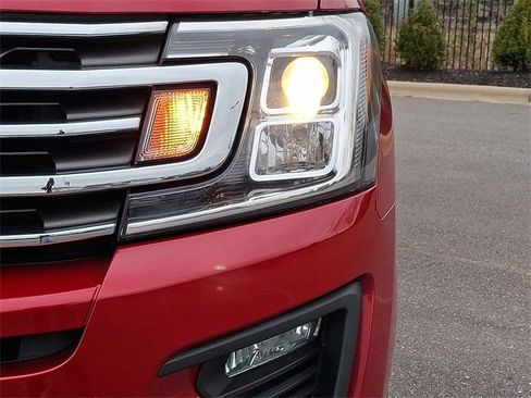 Used 2020 Ford Expedition Max XLT w/ Equipment Group 202A image 9