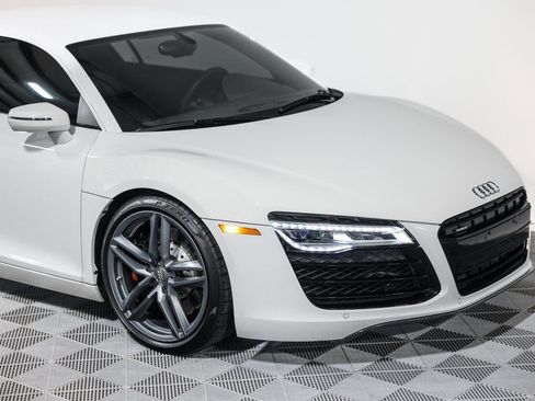 Used 2015 Audi R8 V8 w/ Extended Leather Package AWD/4WD image 5