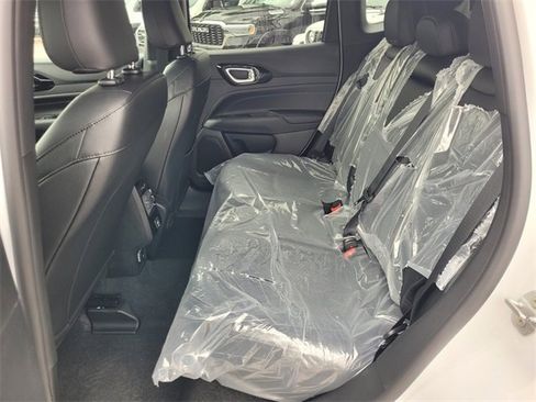 New 2026 Jeep Compass Latitude image 6