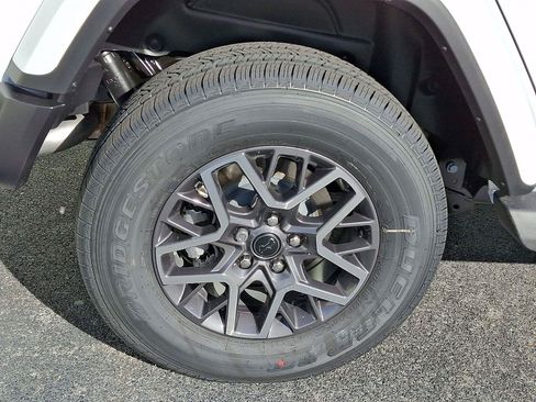 New 2026 Jeep Wrangler Unlimited Sahara AWD/4WD image 6