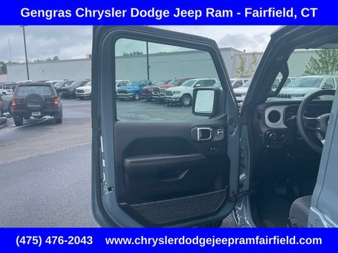 Certified 2025 Jeep Wrangler Unlimited Sahara w/ Safety Group AWD/4WD image 32