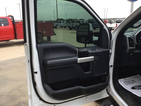 Used 2022 Ford F350 Lariat w/ Lariat Value Package image 8