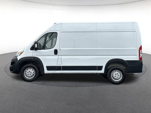 Used 2025 RAM ProMaster 2500 w/ Convenience Group FWD image 2