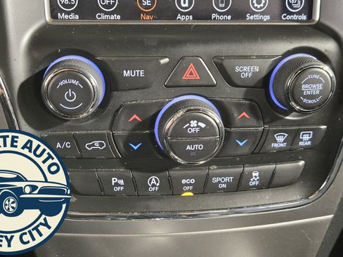 Used 2018 Jeep Grand Cherokee Limited w/ Luxury Group II image 21