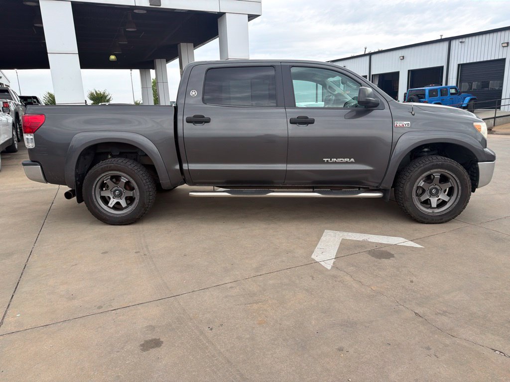 Used 2012 Toyota Tundra 4x4 CrewMax w/ Tow Pkg image 2