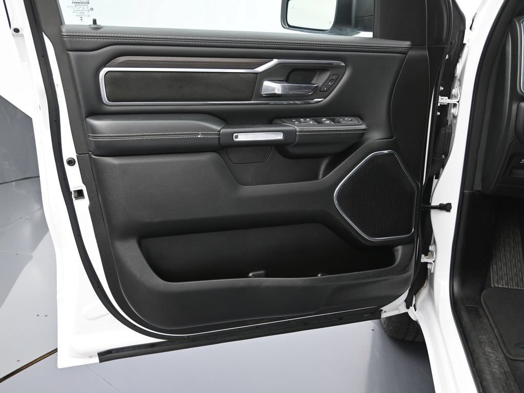 Used 2025 RAM 1500 Laramie AWD/4WD image 10