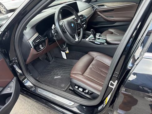 Used 2023 BMW 540i xDrive w/ Premium Package AWD/4WD image 4