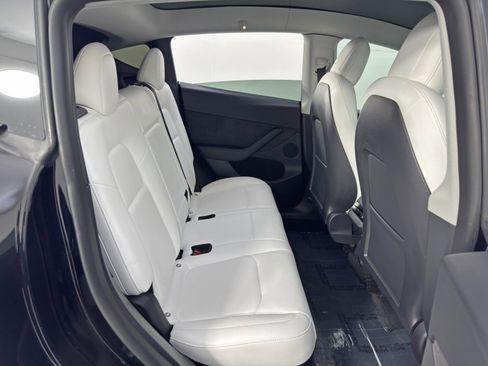 Used 2022 Tesla Model Y Performance image 40
