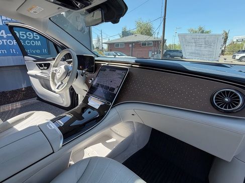 Used 2023 Mercedes-Benz EQE 500 4MATIC SUV image 35