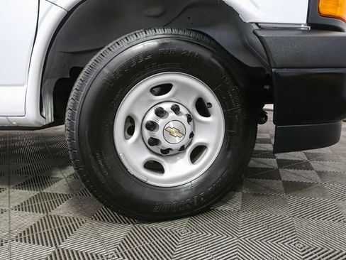 Used 2025 Chevrolet Express 2500 w/ Driver Convenience Package RWD image 13