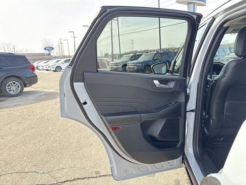 Used 2025 Ford Escape SE w/ PHEV Premium Package image 22