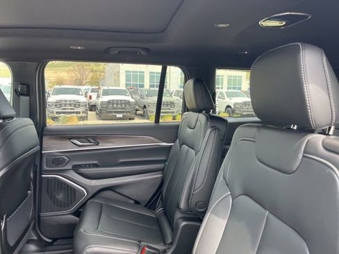 New 2026 Jeep Grand Cherokee L Limited image 17