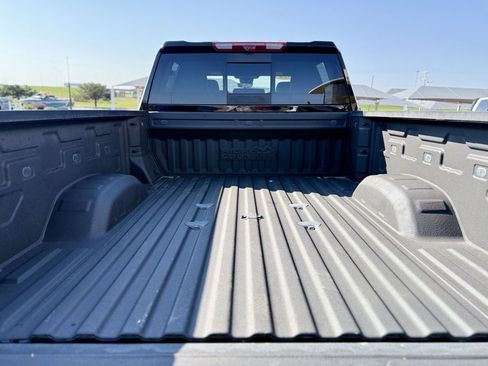 Used 2024 Chevrolet Silverado 3500 High Country w/ Technology Package image 8