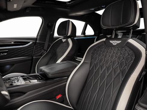 Used 2023 Bentley Flying Spur W12 image 32