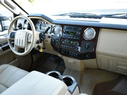 Used 2008 Ford F350 Lariat image 27