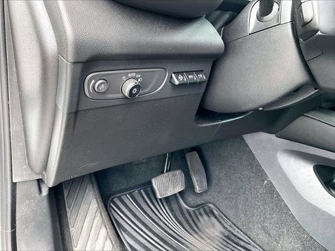 Used 2023 Buick Envision Avenir AWD/4WD image 30