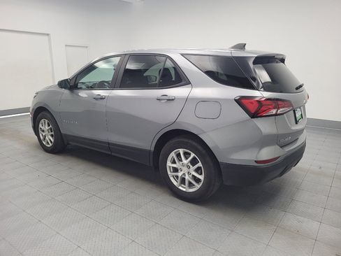 Used 2023 Chevrolet Equinox LS w/ LS Convenience Package FWD image 3
