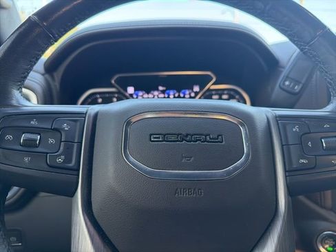Used 2020 GMC Sierra 2500 Denali w/ Denali Ultimate Package AWD/4WD image 10