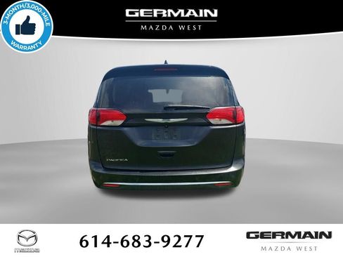 Used 2017 Chrysler Pacifica Touring-L FWD image 6