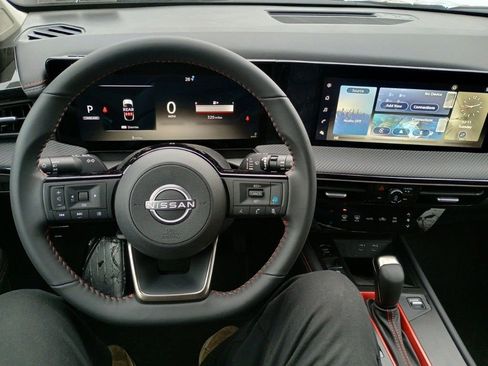 New 2025 Nissan Kicks SR image 13