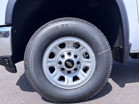 New 2025 Chevrolet Silverado 3500 W/T image 29