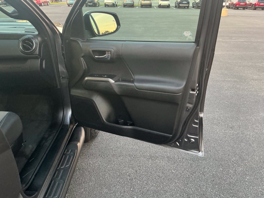 Certified 2022 Toyota Tacoma TRD Sport AWD/4WD image 26