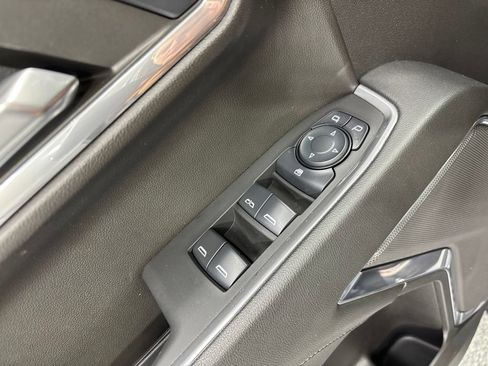 Used 2024 Chevrolet Silverado 1500 LT AWD/4WD image 31